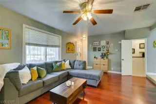 Photo #4: 2757398 Listing