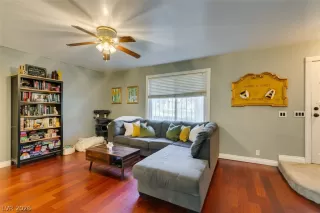 Photo #6: 2757398 Listing