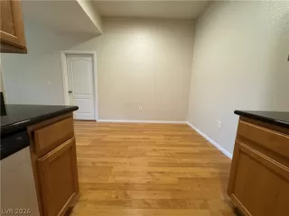 Photo #4: 2757409 Listing