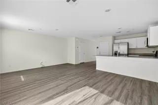 Photo #3: 2757412 Listing