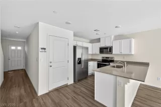 Photo #4: 2757412 Listing