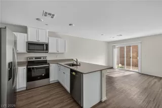 Photo #6: 2757412 Listing