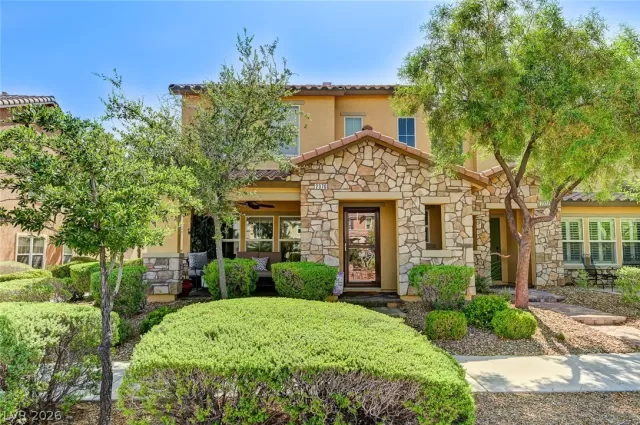 MLS: 2757476 Condo For Sale