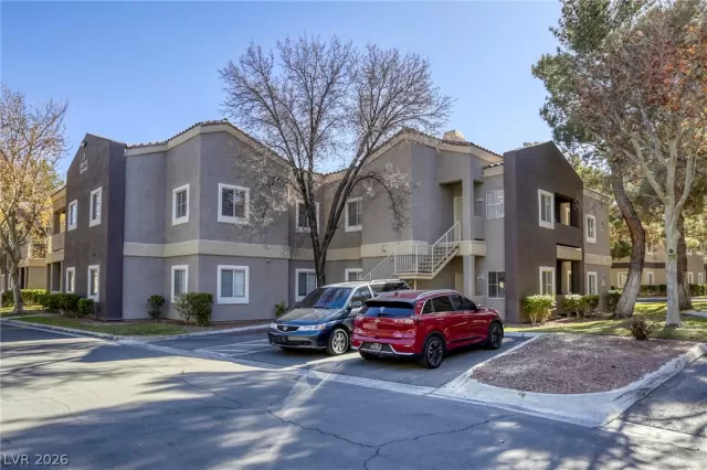 MLS: 2757533 Condo For Sale