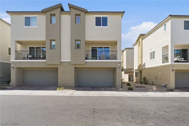 MLS: 2757602 Condo For Sale