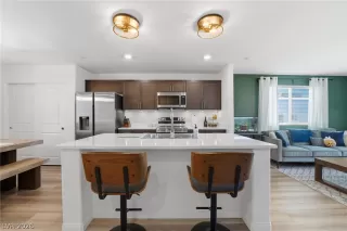 Photo #3: 2757602 Listing 