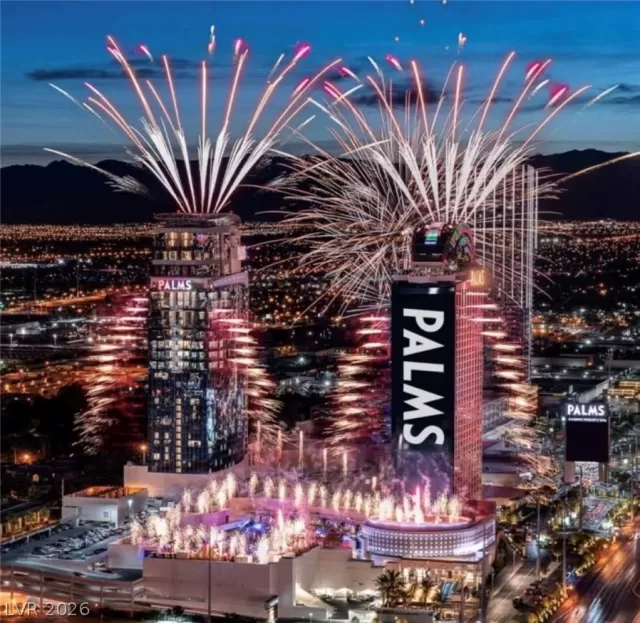 MLS: 2757631 Condo For Sale