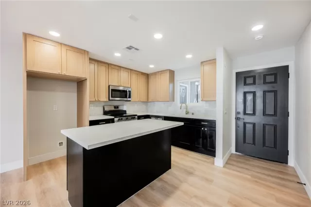 MLS: 2757634 Condo For Sale