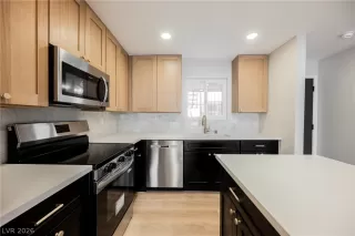 Photo #6: 2757634 Listing