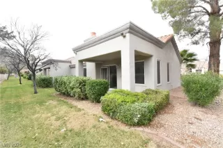 Photo #2: 2757762 Listing