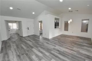 Photo #3: 2757762 Listing