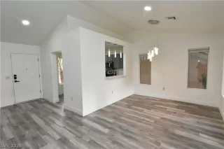 Photo #4: 2757762 Listing