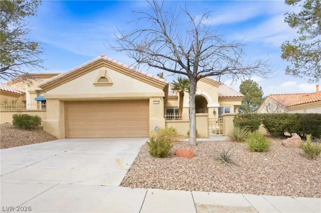 MLS: 2757788 Condo For Sale