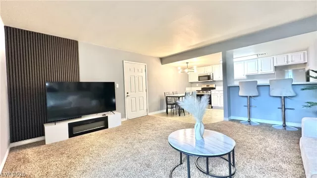 MLS: 2757791 Condo For Sale