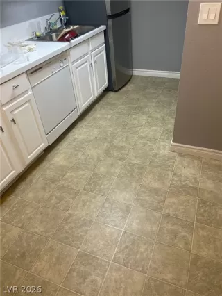 Photo #5: 2757791 Listing 