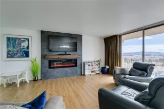 Photo #5: 2757807 Listing