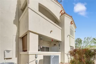 Photo #1: 2757828 Listing