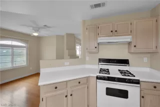 Photo #5: 2757828 Listing