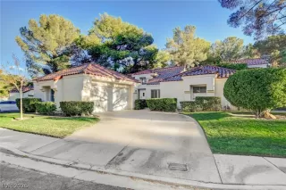 Photo #2: 2757874 Listing