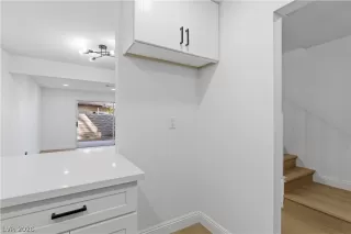 Photo #4: 2757943 Listing