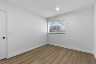 Photo #5: 2757943 Listing