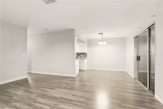 Photo #4: 2757991 Listing