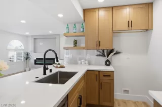 Photo #2: 2758012 Listing 