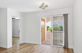 Photo #5: 2758012 Listing 