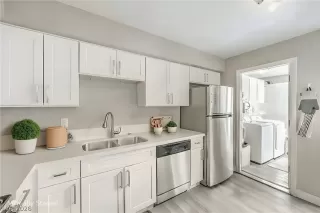 Photo #4: 2758028 Listing 