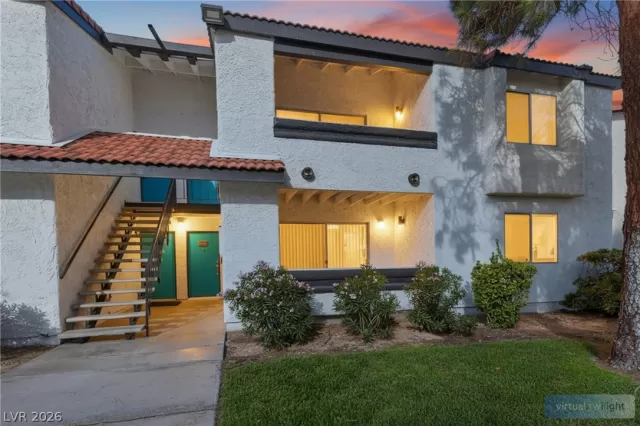 MLS: 2758031 Condo For Sale