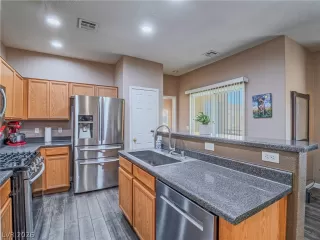 Photo #2: 2758041 Listing 