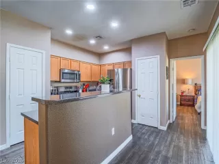 Photo #3: 2758041 Listing 