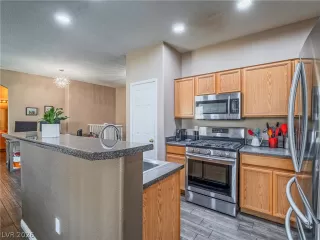 Photo #4: 2758041 Listing 