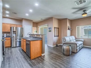 Photo #6: 2758041 Listing 