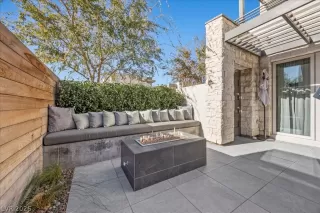 Photo #2: 2758080 Listing