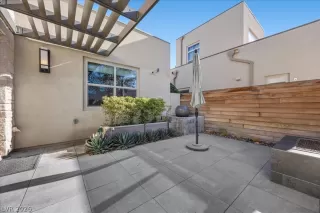 Photo #3: 2758080 Listing