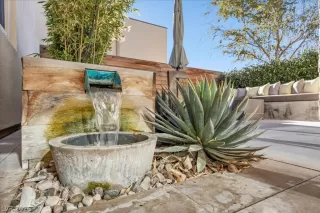 Photo #4: 2758080 Listing