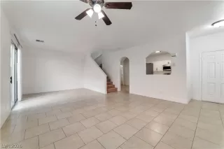 Photo #3: 2758081 Listing