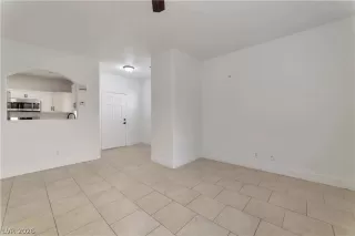 Photo #4: 2758081 Listing