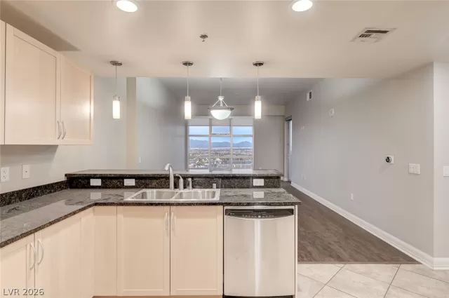 MLS: 2758090 Condo For Sale