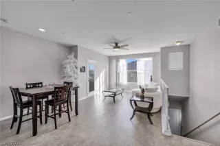 Photo #2: 2758099 Listing 