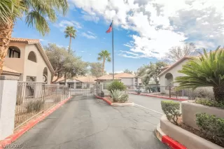 Photo #2: 2758135 Listing 