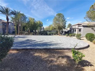 Photo #1: 2758138 Listing 