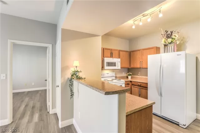 MLS: 2758157 Condo For Sale