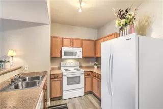 Photo #2: 2758157 Listing 