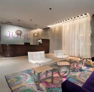 Photo #2: 2758182 Listing