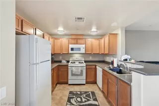 Photo #1: 2758205 Listing