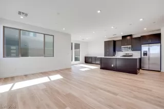 Photo #4: 2758231 Listing