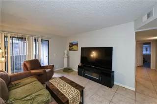 Photo #2: 2758261 Listing 