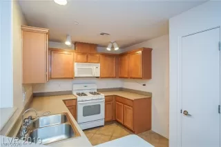 Photo #2: 2758262 Listing 